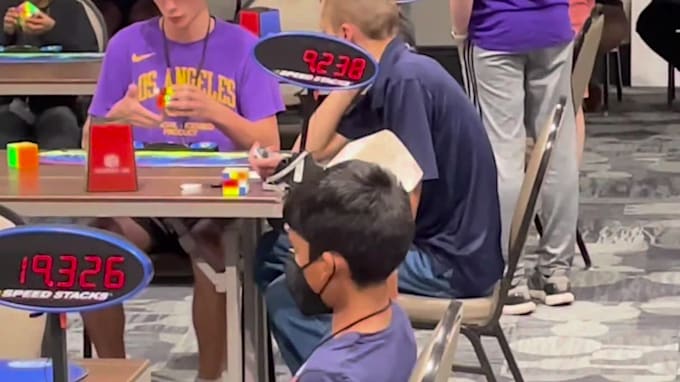 teach you how to solve a rubiks cube efficiently and quickly