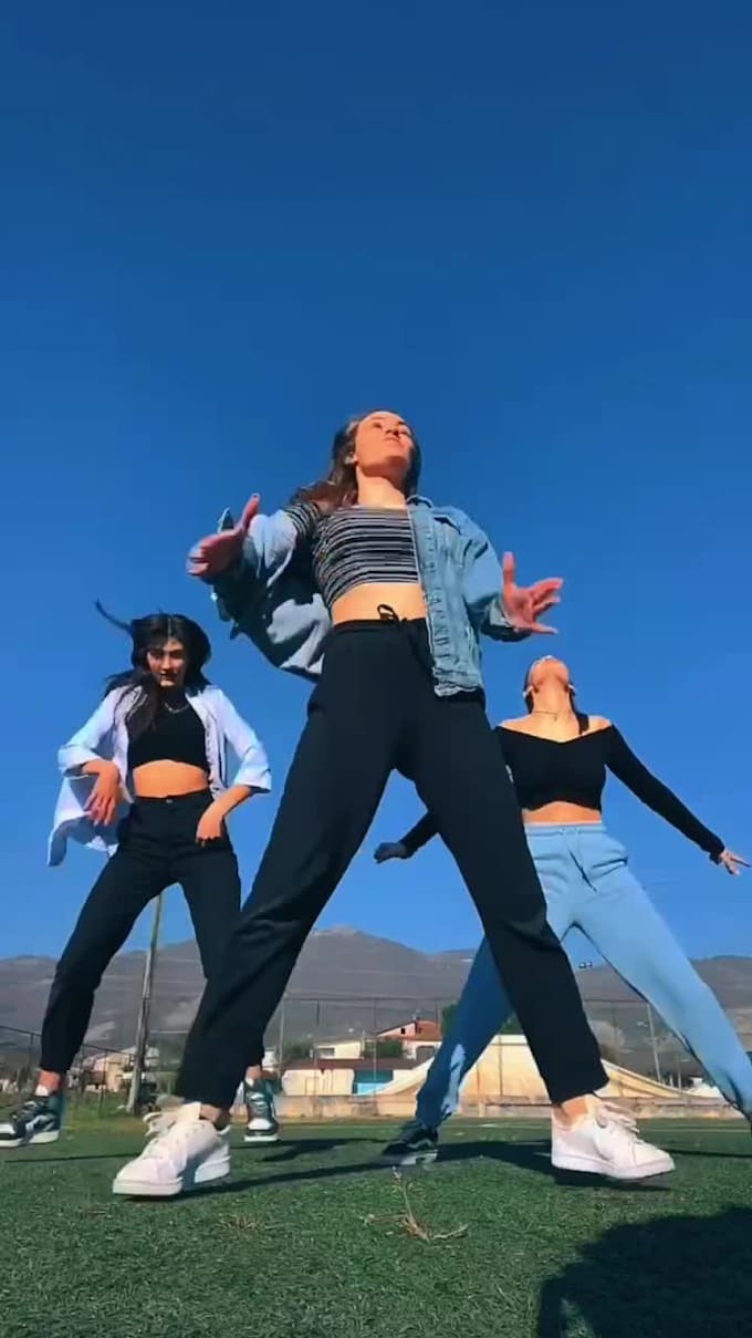 do tiktok dance, tiktok video, group dance, afrobeat, shuffle dance, group dance