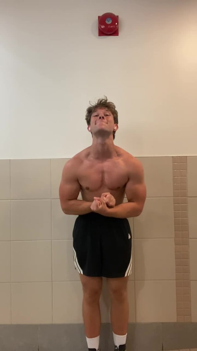 be your personal coach to build as much muscle possible