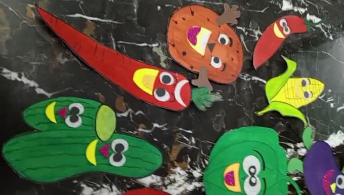 create educational worksheets, flashcards and posters for kids