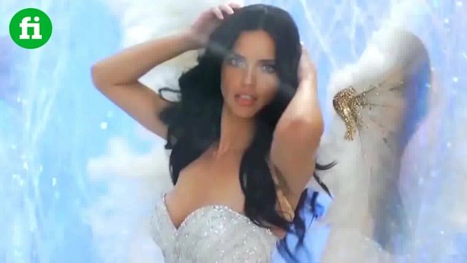make pretty girls christmas greeting video