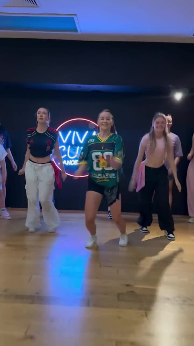 do amazing tiktok dance group dance hip hop dance to your song