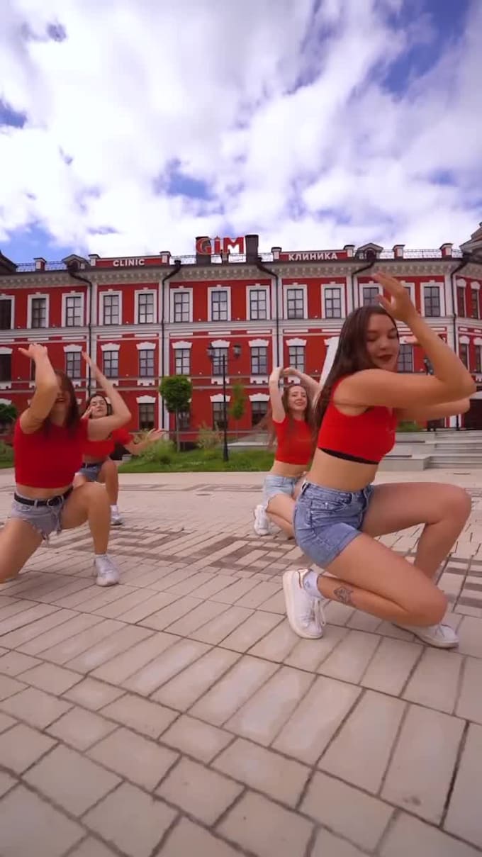 do tik tok dance, shuffle dance, afro dance, group dance to viral songs