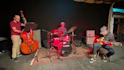 teach guitar for beginners and experienced players