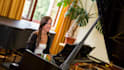give you singing lessons and vocal coaching online