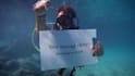 write your message underwater